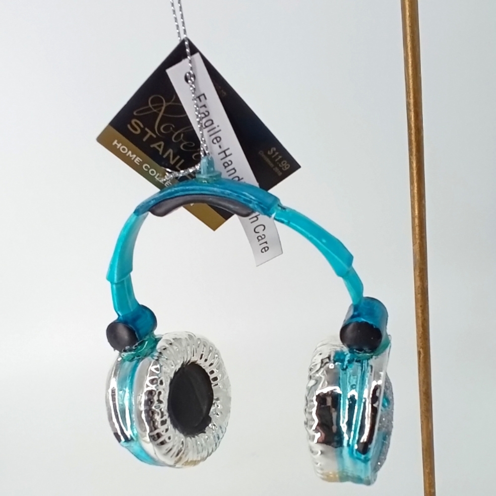 ROBERT STANLEY HEADPHONE CHRISTMAS ORNAMENT